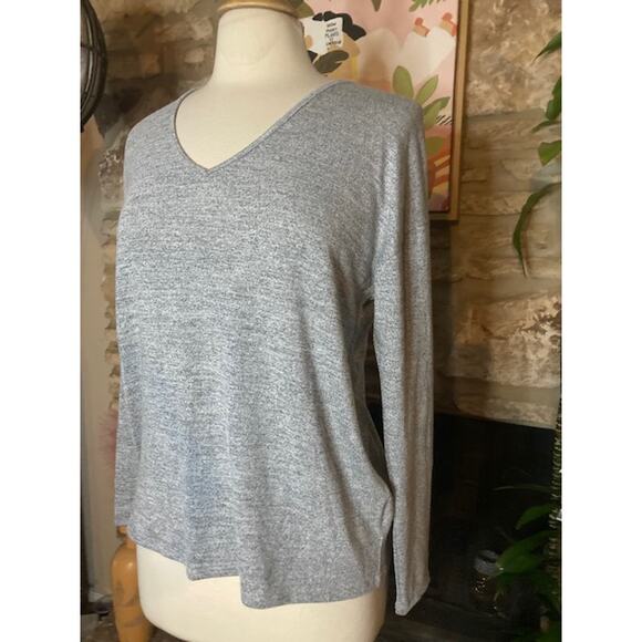 GAP Long Sleeved V-neck Shirt - Small - Picture 1 of 4